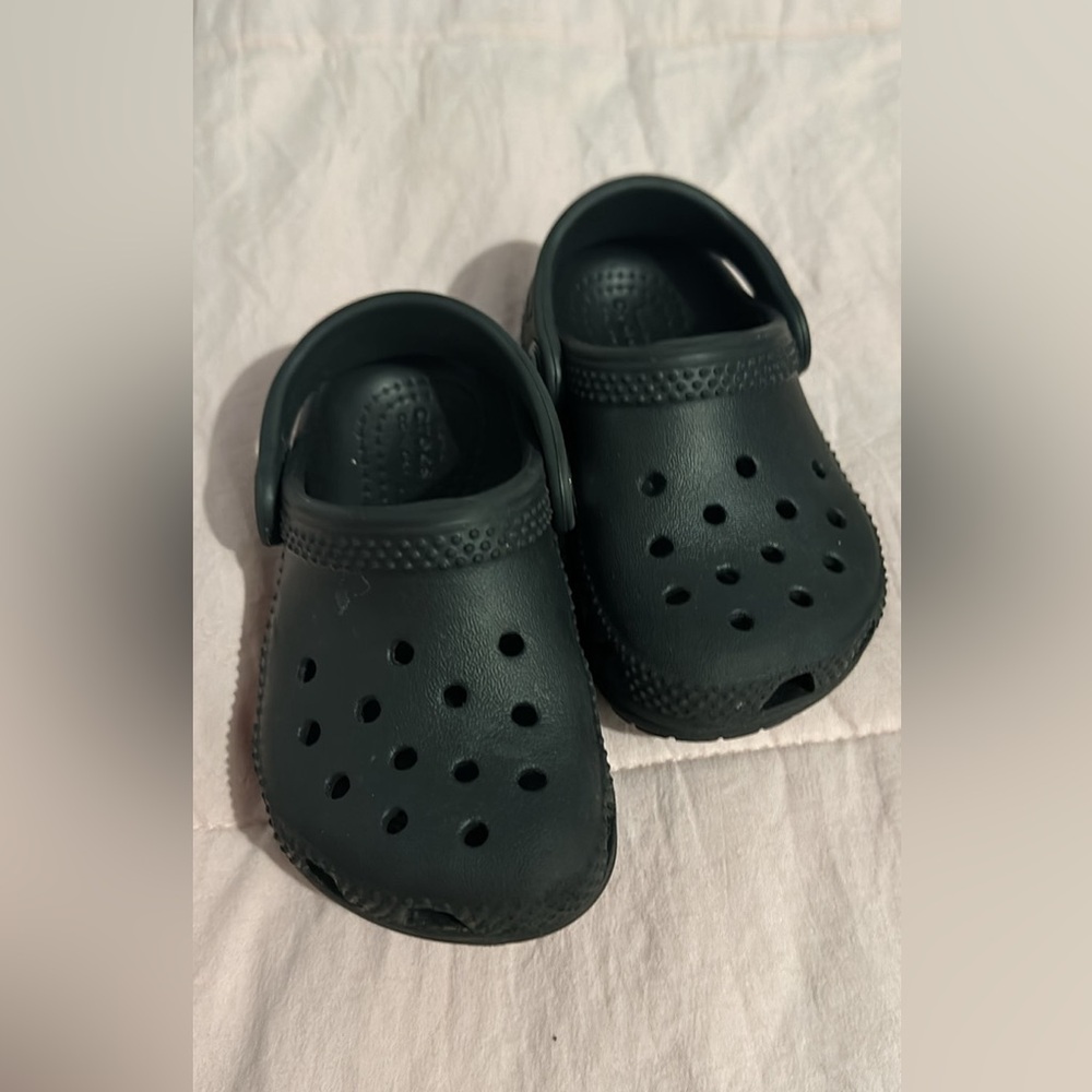 Baby CROCS size 6C, baby size. In great condition and great for water play.